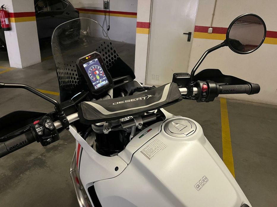 Ducati Desert X como nova de Abril 2024 com garantia ate 2028