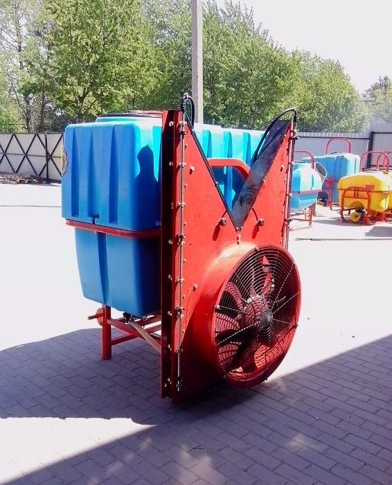 Опрыскиватель навесной садовый вентиляторный 200 - 800 л оприскувач