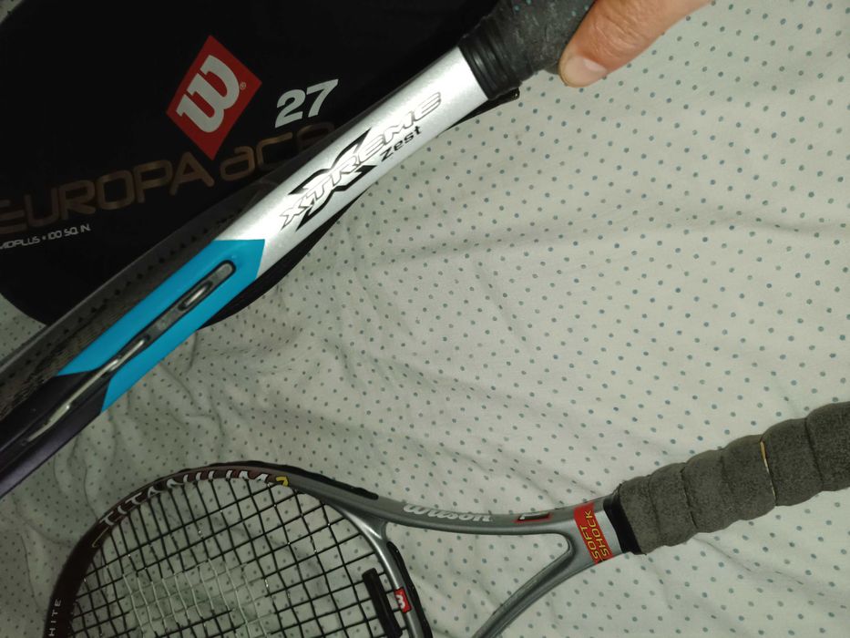 Duas raquetes de tênis