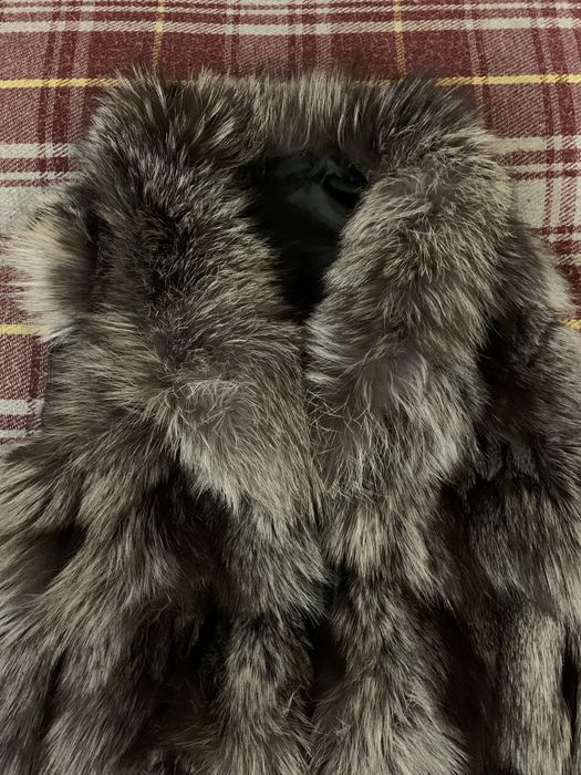 Продам жилетку меховую