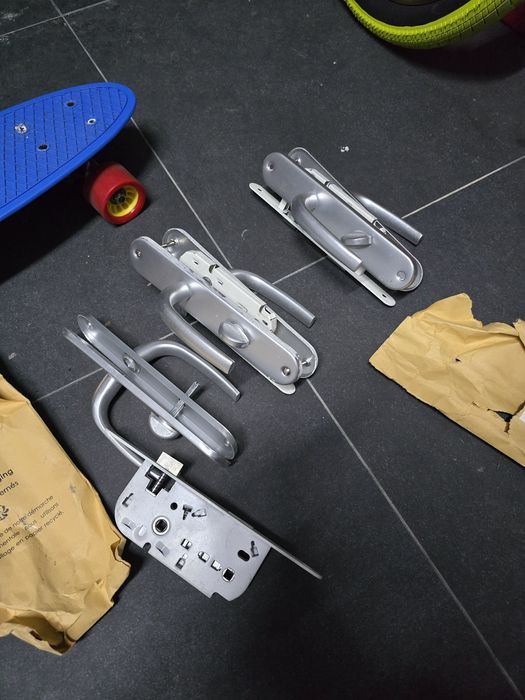 Fechaduras com Puxadores completos de casa de banho