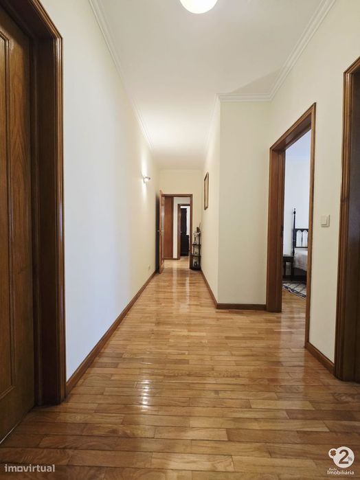Apartamento T2 em Vilar do Paraíso ( Vila Nova de Gaia )