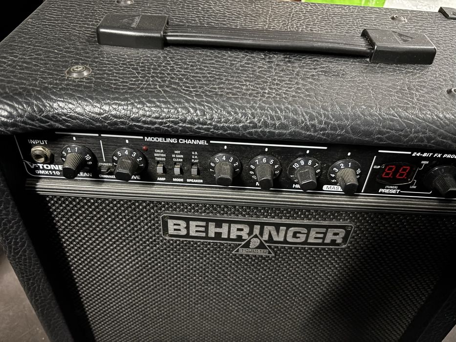 Amplificador Behringer