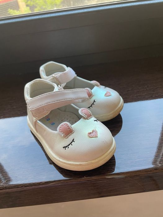 Продам туфельки для дівчинки