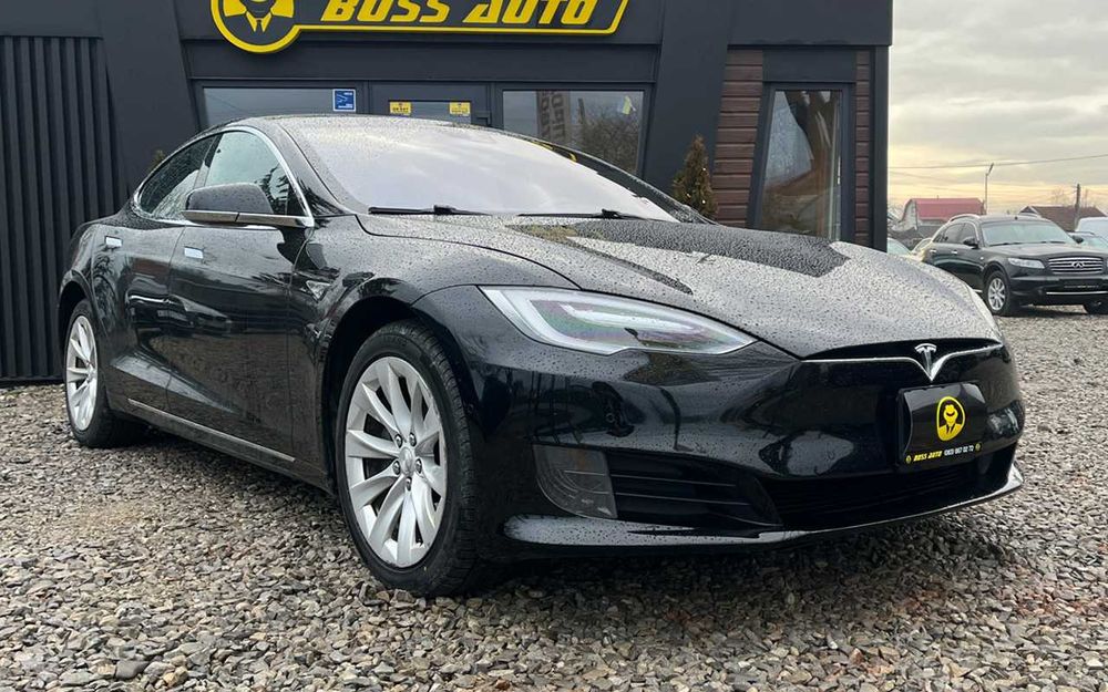 Tesla Model S 2016