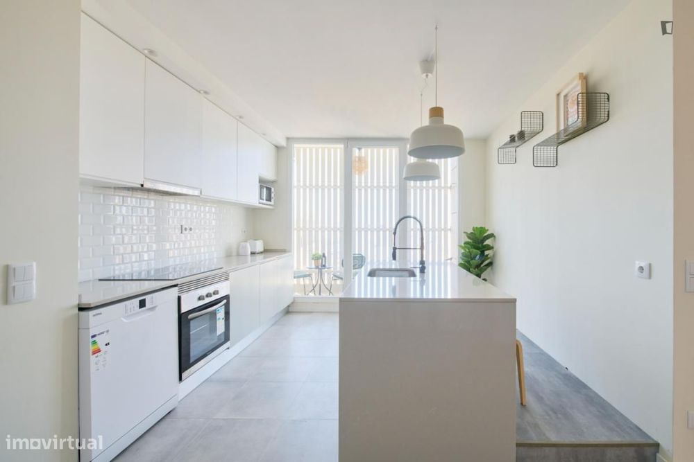 Quarto - localizado em Picoas Lisbon