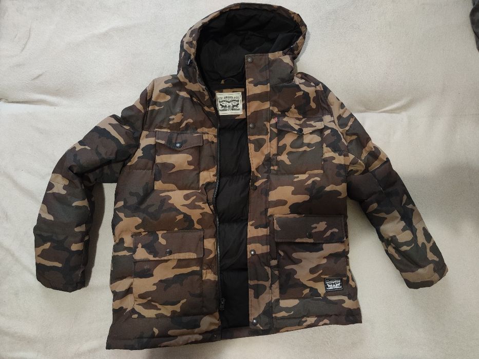 Куртка чоловіча пуховик Levi Strauss милитариXL