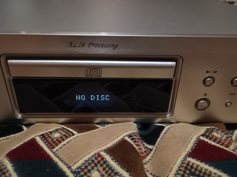 Програвач CD Denon DCD 700 AE