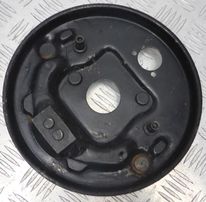 fiat 126p tarcza kotwiczna prawa przód