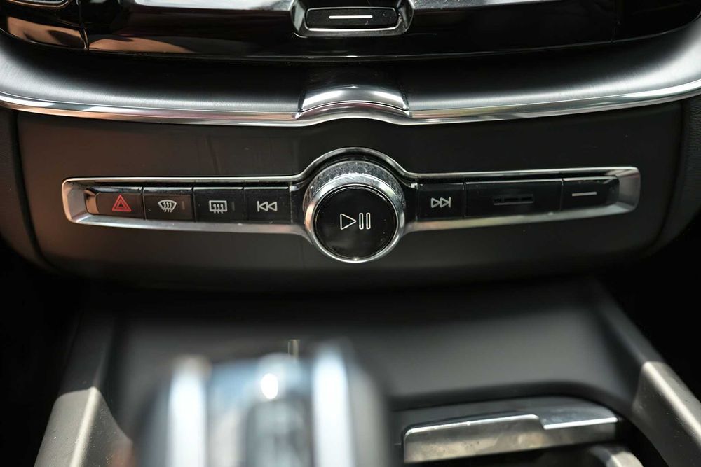 Volvo XC60 T6 Momentum      2019