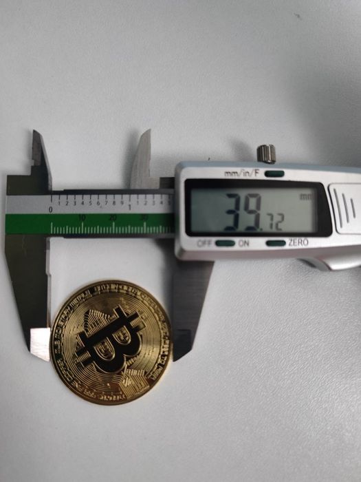 Сувенірна монета Bitcoin