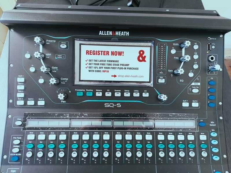 Mesa de Mistura - Allen & Heath SQ-5 48-Channel Digital Mixer/USB Interface