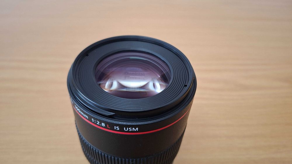 Canon EF 100 f/2.8L Macro IS USM