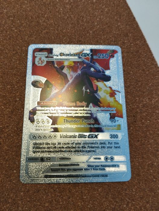 [FALSA] Carta Pokémon Shining Charizard - Stage2

Vendo Carta Pokémon
