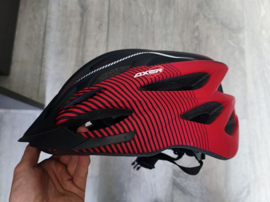 Kask dziecięcy Axer czerwono-czarny
