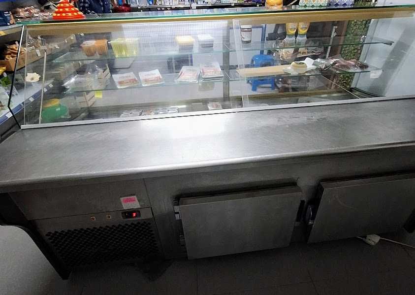 Vitrina usada em muito bom estado