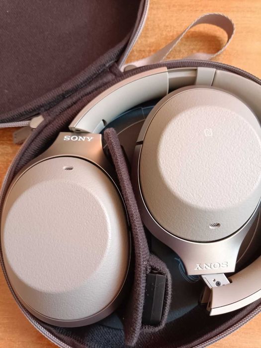 Беспроводные наушники с шумоподавлением SONY WH-1000XM2