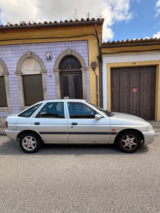 Venta de carro ford 1999