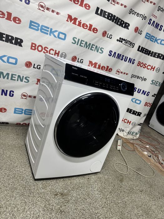 Вузька пральна машина Haier 50см 8кг