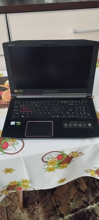 Acer Predator Helios 300 | Win10 | i7-7700HQ | Gtx 1050TI | 16GB RAM | 1TB SSD