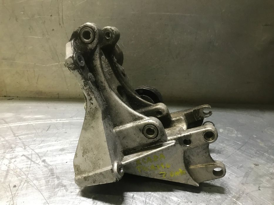 SUPORTE / APOIO DO ALTERNADOR PEUGEOT / CITROEN 2.0HDI 96348183