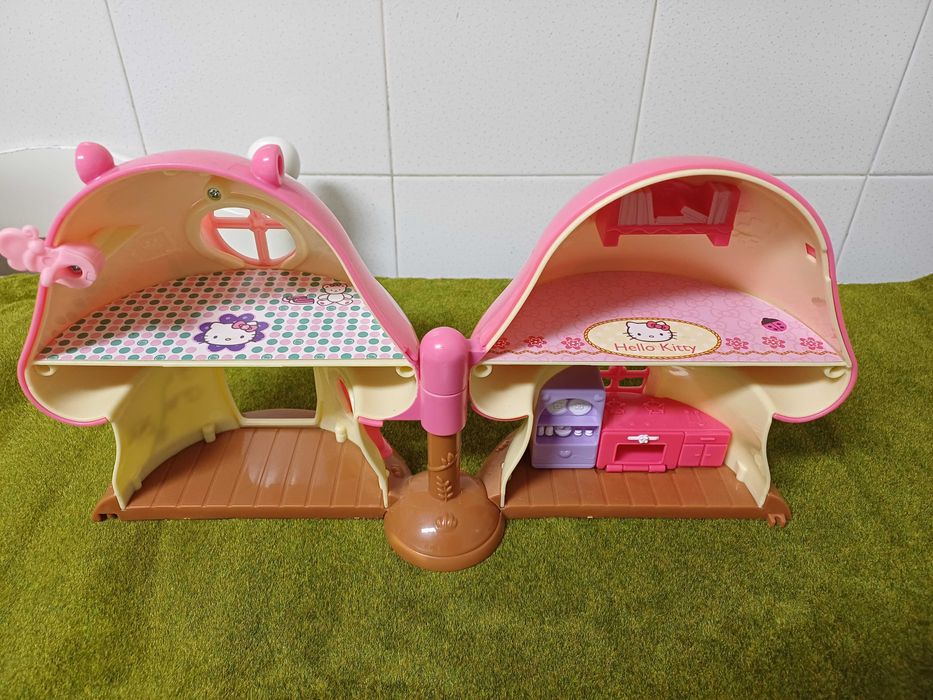 Casa da Hello Kitty em forma de cogumelo