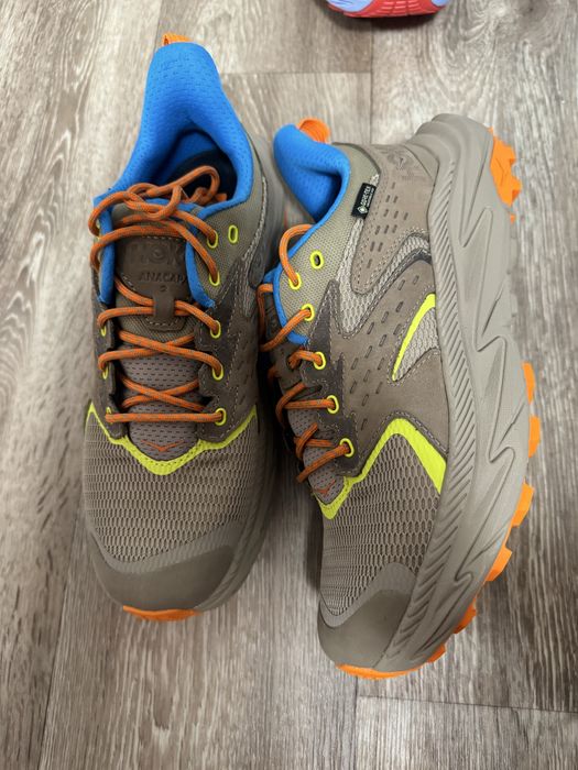 Кроссовки Hoka на гортексе