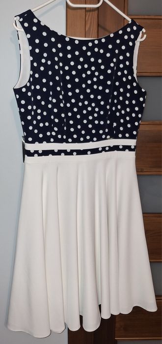 Koktajlowa sukienka w grochy 40 L