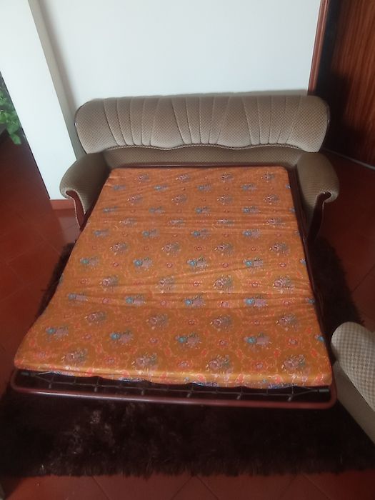 Sofá cama com pouco uso