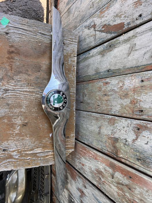 Молдинг решетки Skoda Yeti шкода йети хромовая накладка