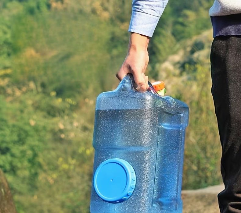 Канистра для воды с краником 25л