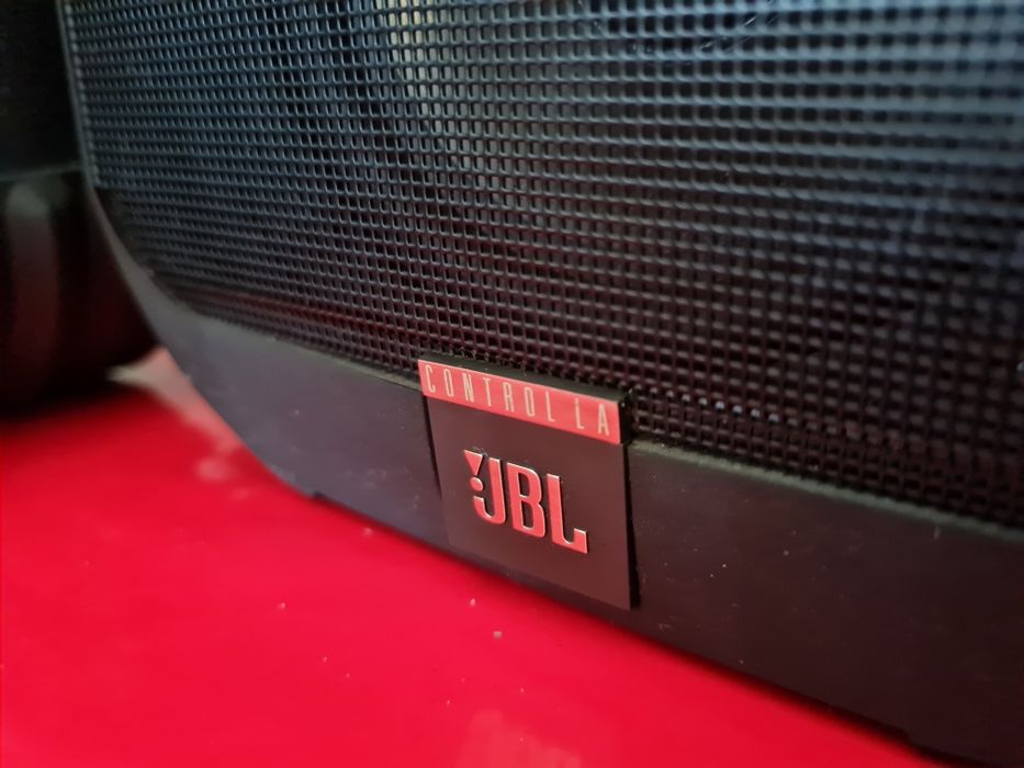 Colunas Jbl control la