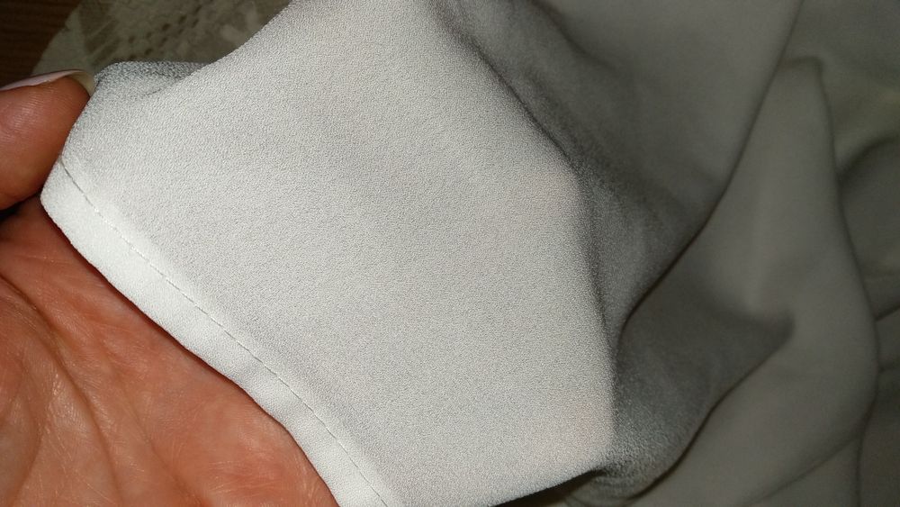 Biała bluzeczka z haftem