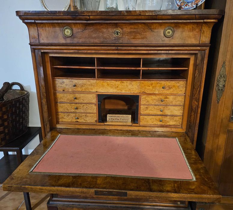 Secretária à abattant Luís Filipe, pela melhor oferta