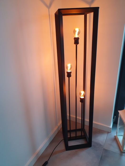 Lampa stojąca loft