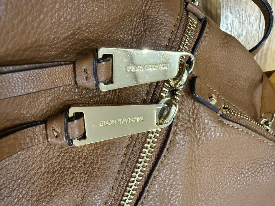 Шкіряний рюкзак Michael Kors