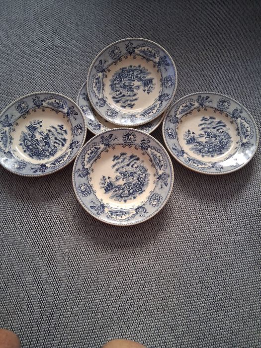 Pratos antigos,canecas,copos