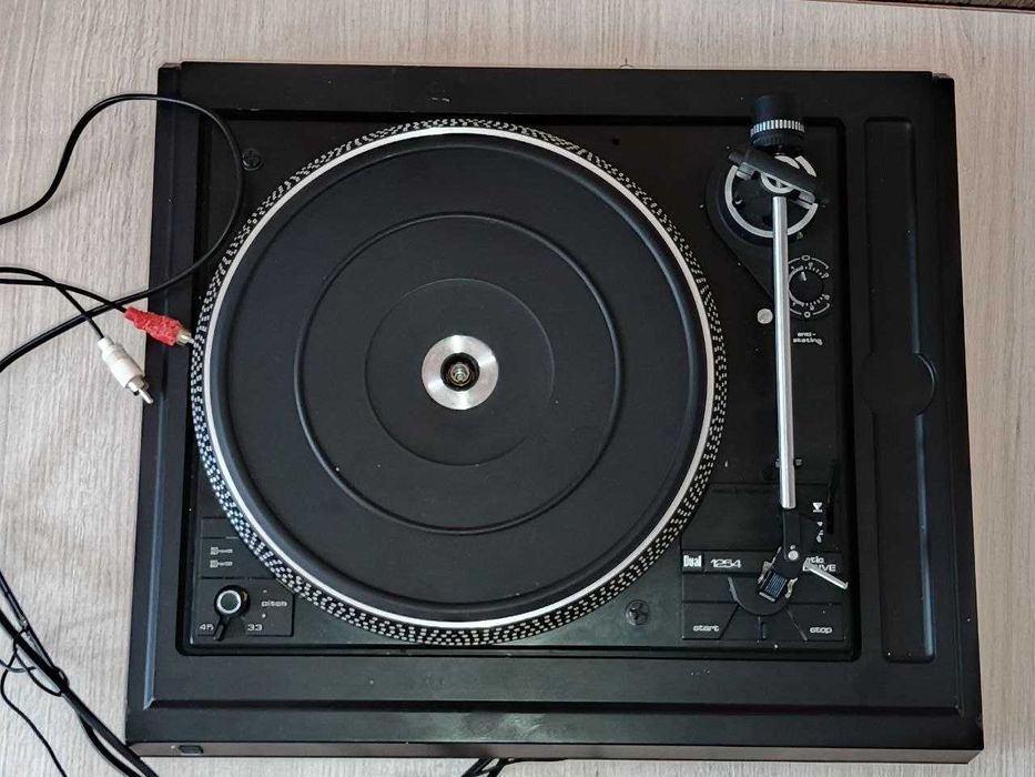 Програвач вінілових платівок Dual 1254 Automatic Belt Drive