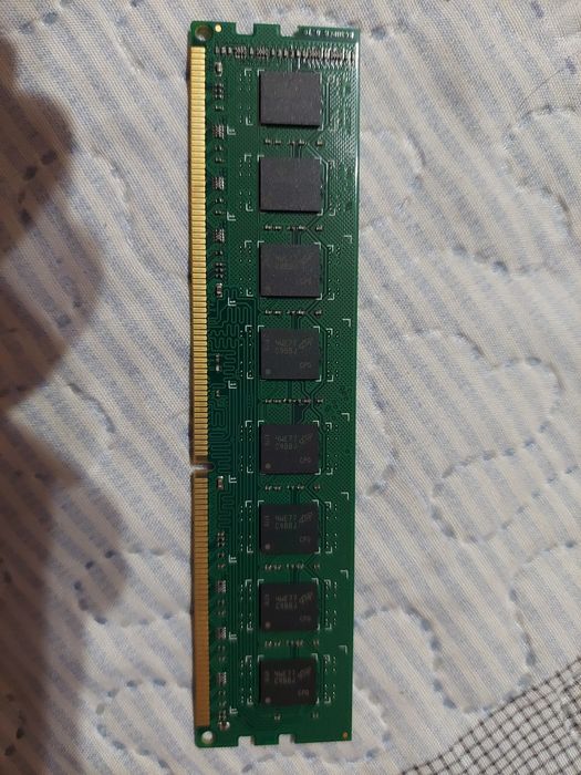 Оперативная память для ПК  Crucial - 4GB DDR3 – 1600