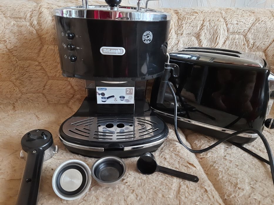 Кофеварка рожковая Delonghi ECO311.BK