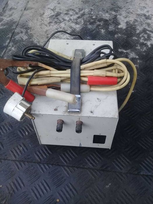 зарядное устройство .лабораторный блок питания