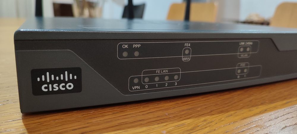 Cisco C881W Wireless Router (CCNA)64284523133699122