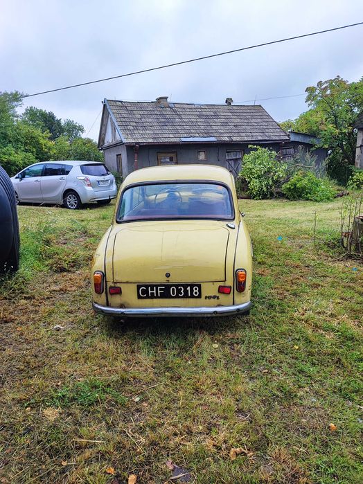 Samochód Syrena 105