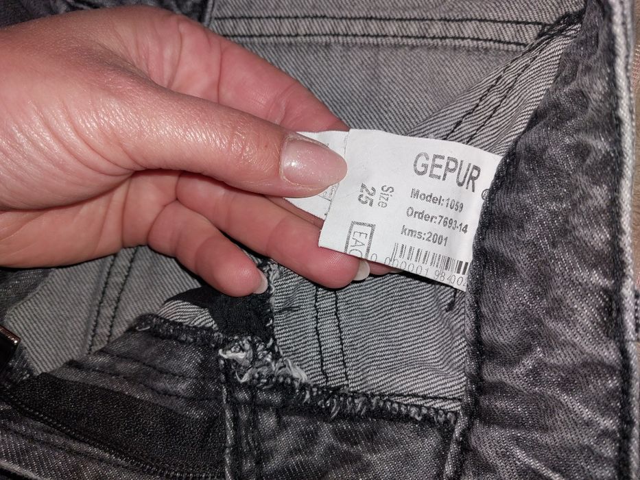 Джинси моми жіночі 25 розмір