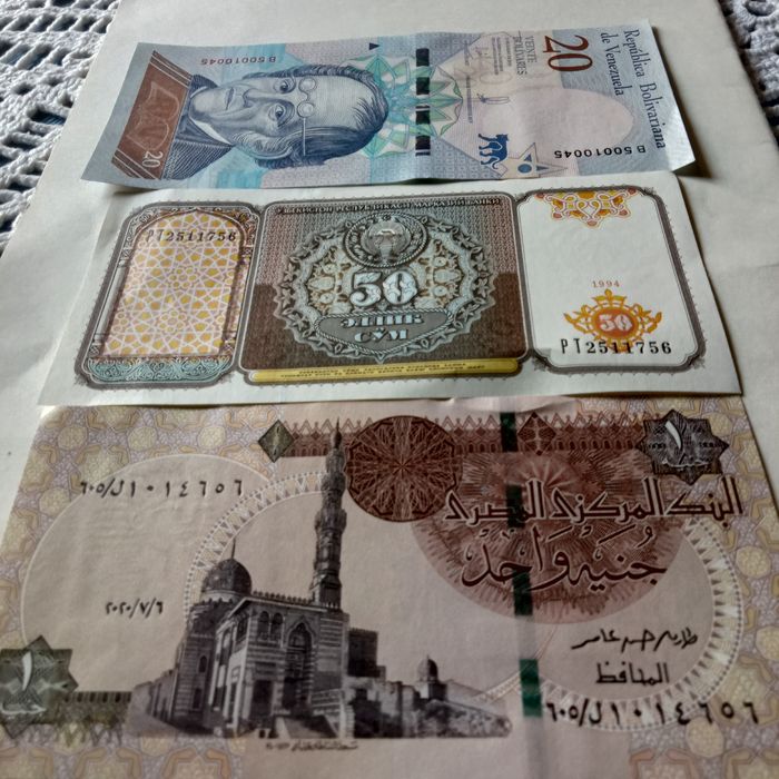 notas de paises diferentes