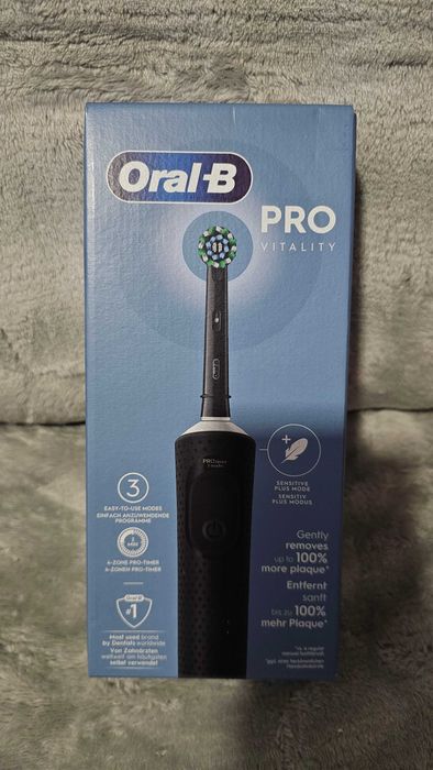 Escova de Dentes Elétrica ORAL-B Vitality Pro Box Preto