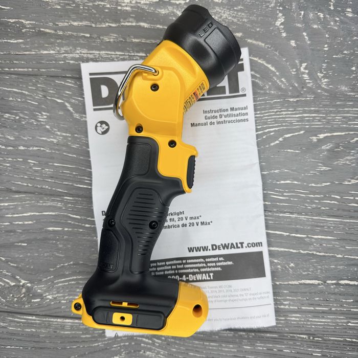 Будівельний LED ліхтар Dewalt DCL040