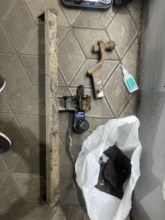 Продам фаркоп в зборе на nissan qashqai 2017