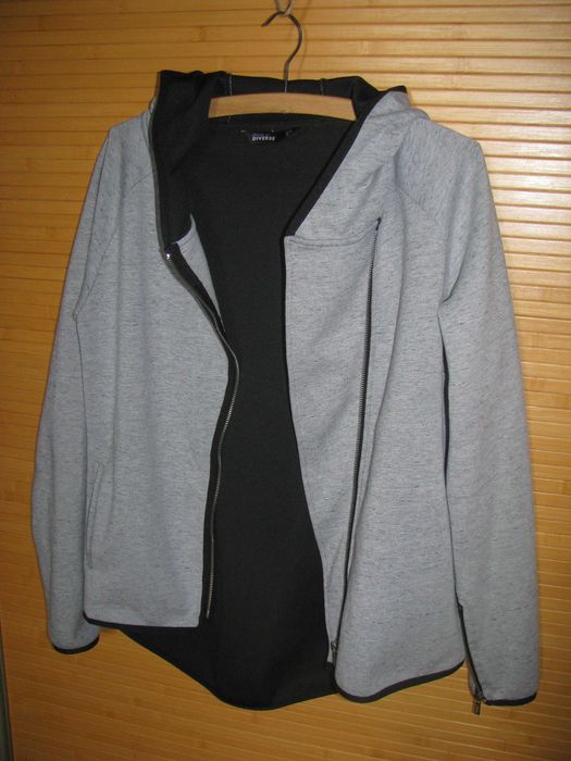 Bluza z kapturem i asymetrycznym zamkiem S-L