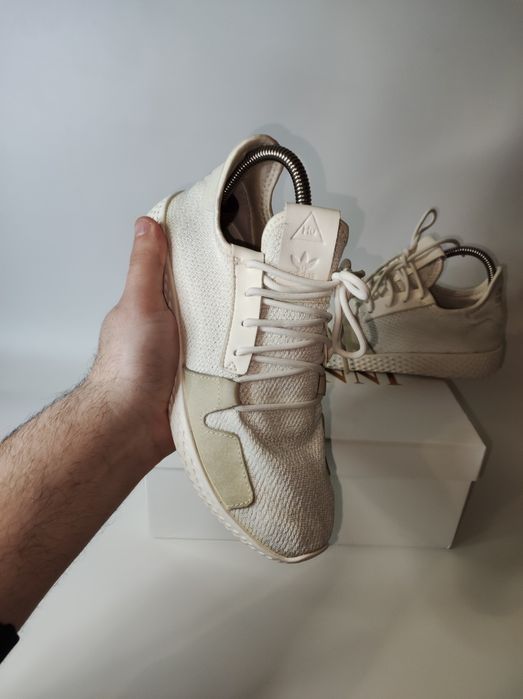 Женские Кроссовки от Adidas Pharrell Williams 38 / 24см.